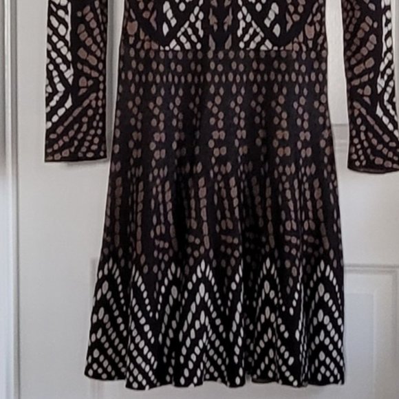 BCBGMaxazria Stretch Printed Long Sleeve Dress - Picture 3 of 9